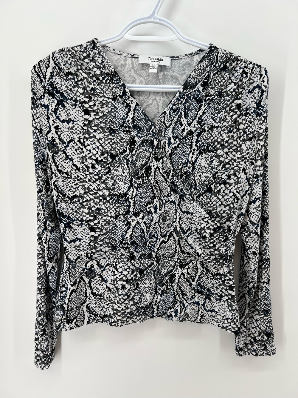 Toboggan Women’s Small Black & White Snake-Print Long Sleeve Peplum Top